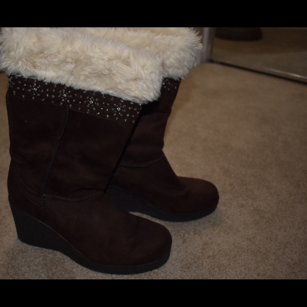 Brown wedge faux fur lined boots